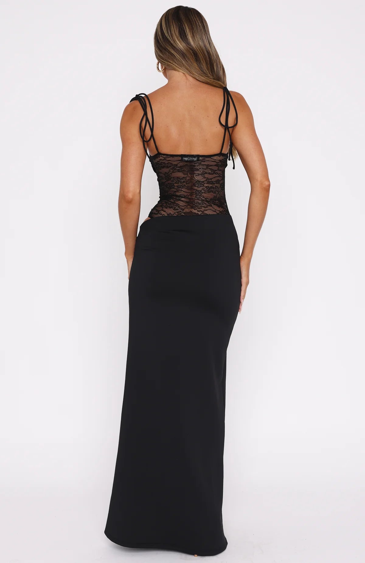 Elegant laced maxi dress