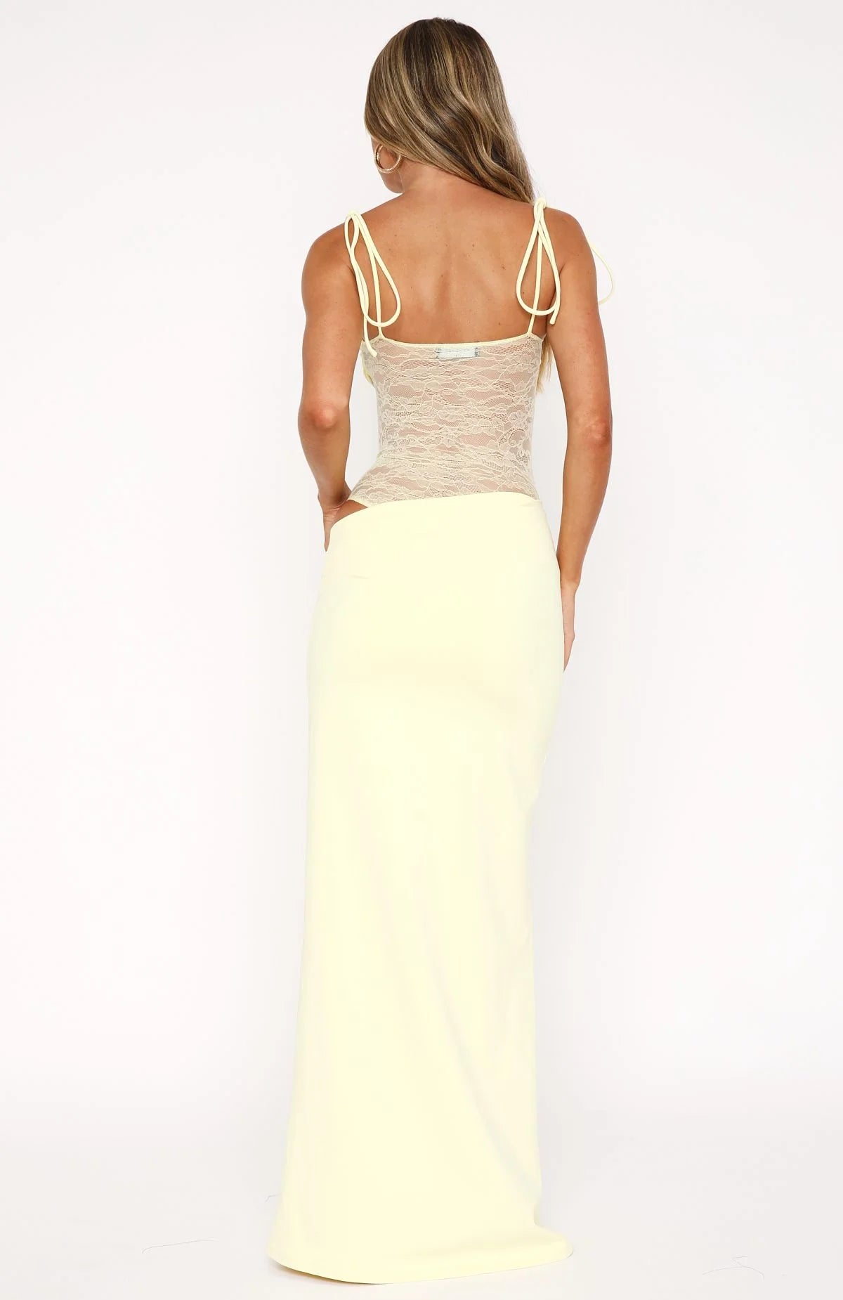Elegant laced maxi dress