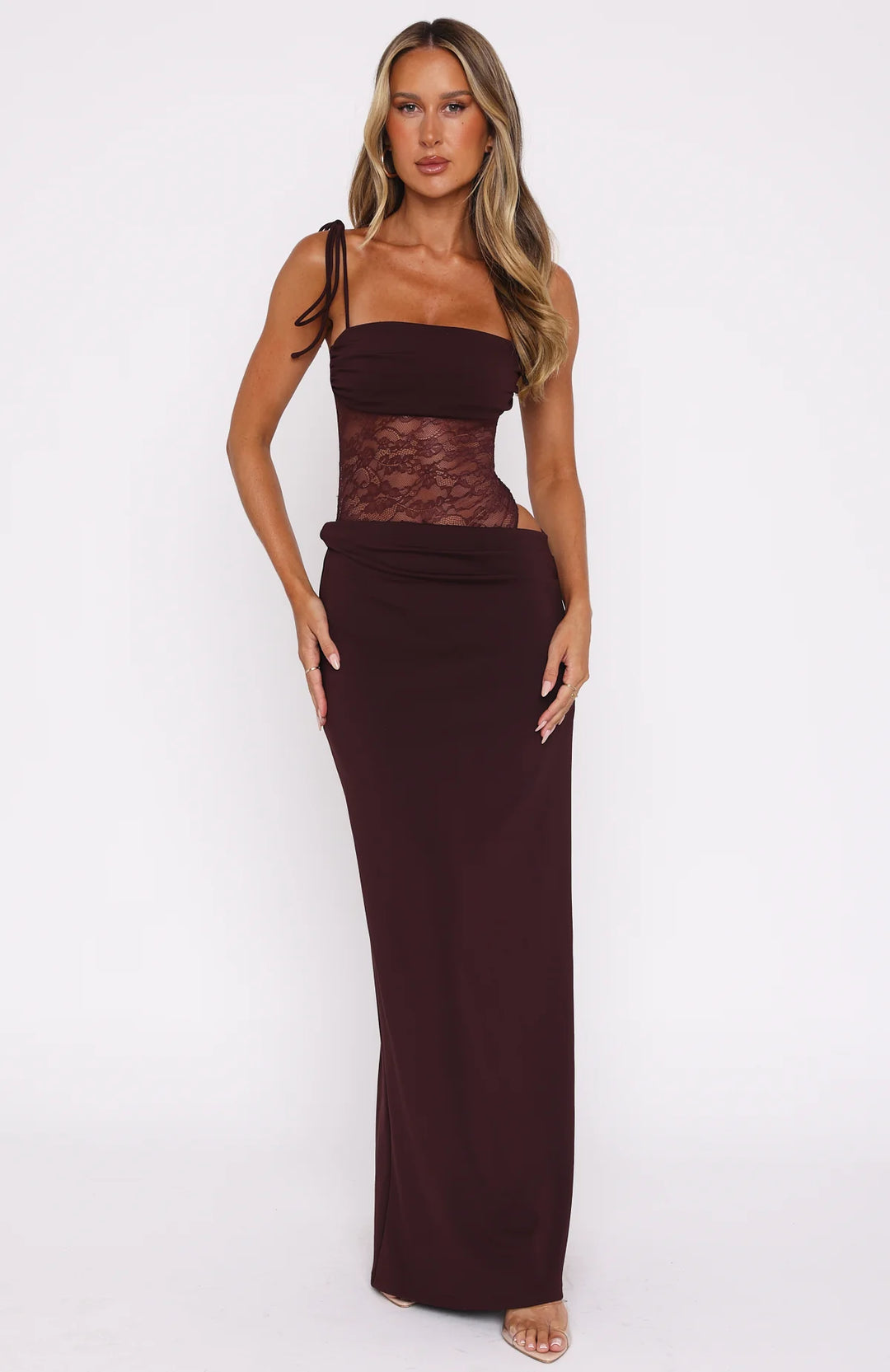 Elegant laced maxi dress – aurora noir