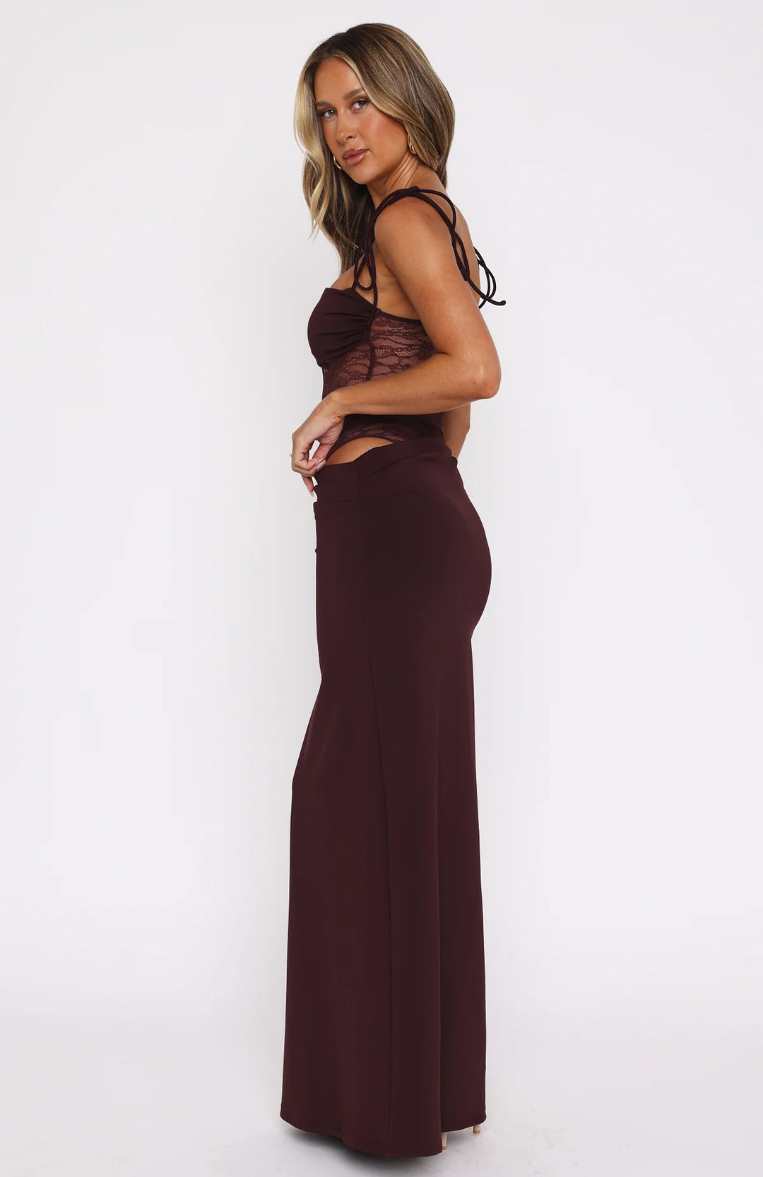 Elegant laced maxi dress – aurora noir